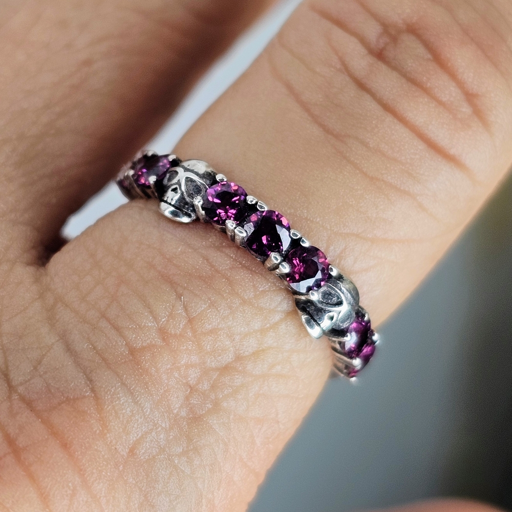 NEW 925 SS Skull Design and genuine GARNET Ring